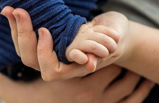 Podpora kojení ve zdravotnických zařízeních – jak zajistit komfort pro matku i dítě